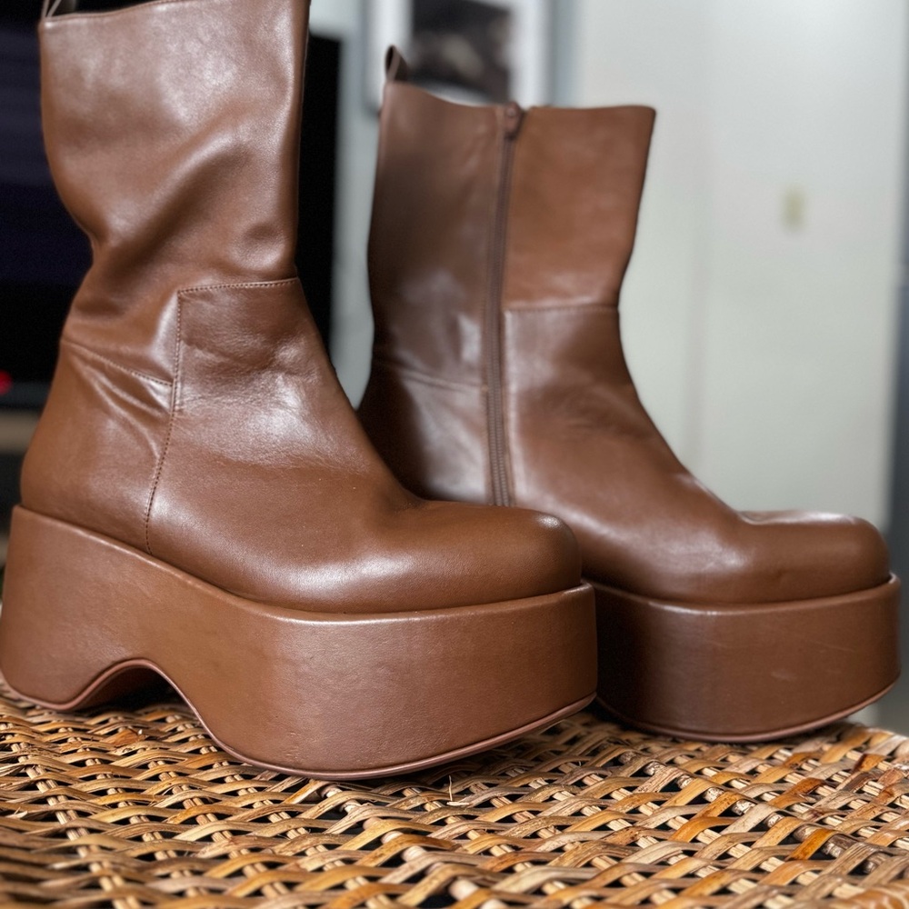 Paloma Barcelo Chocolate Brown Platform Boots